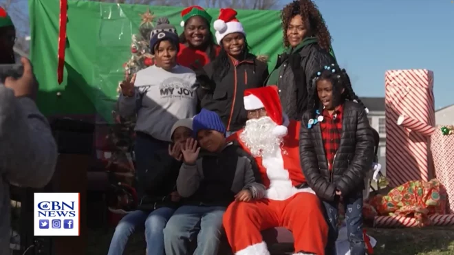 'Showing Them Love, Giving Them Hope': CBN Spreads Christmas Cheer in Norfolk Neighborhood